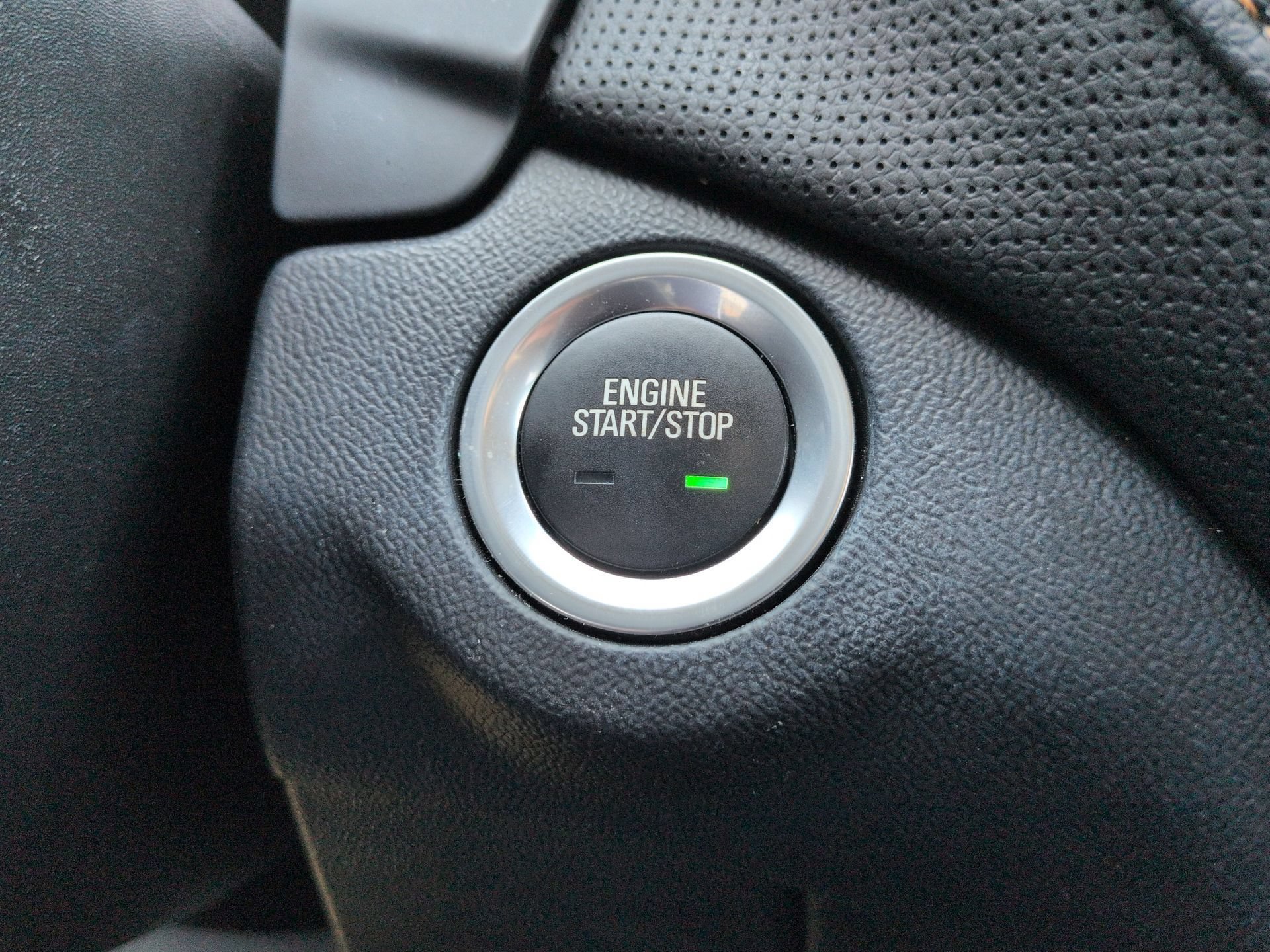Certified 2019 Chevrolet Equinox Premier w/ Premier Redline Edition AWD/4WD image 17
