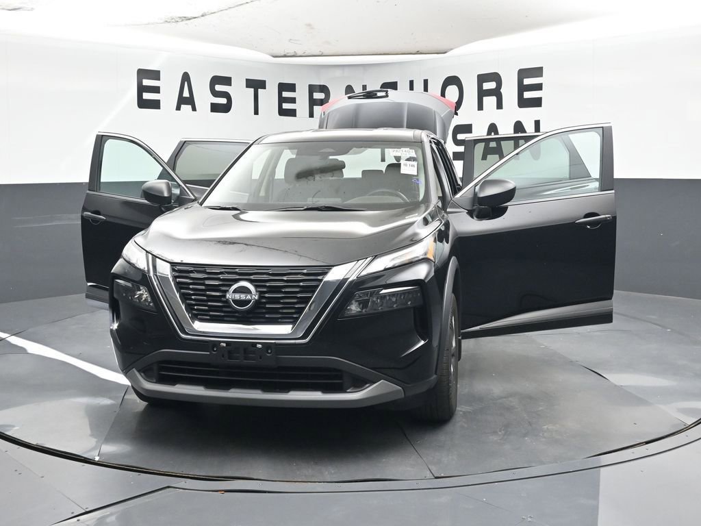 Used 2023 Nissan Rogue S image 47