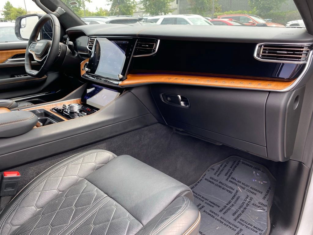 Used 2024 Jeep Grand Wagoneer L Series III image 43