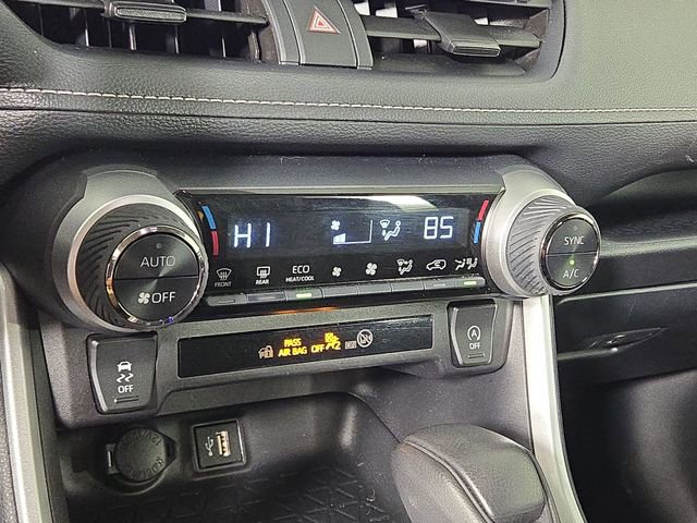 Used 2025 Toyota RAV4 XLE AWD/4WD image 19