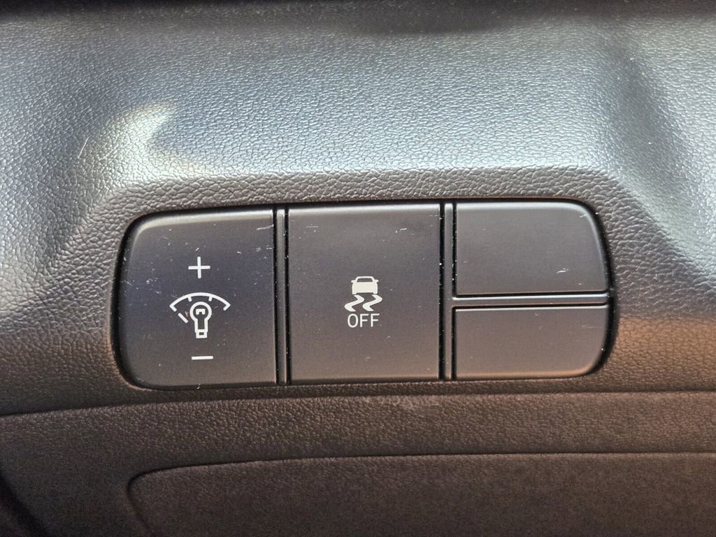 Certified 2024 Hyundai Elantra SEL FWD image 26