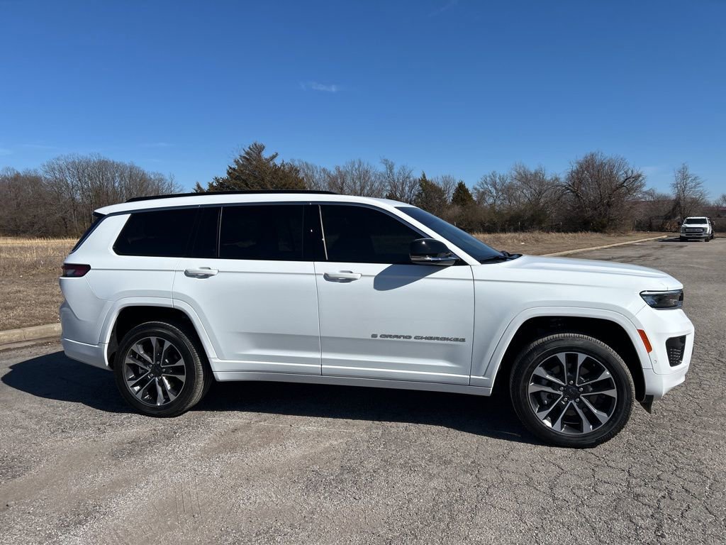 Used 2025 Jeep Grand Cherokee L Overland w/ Luxury Tech Group IV image 4