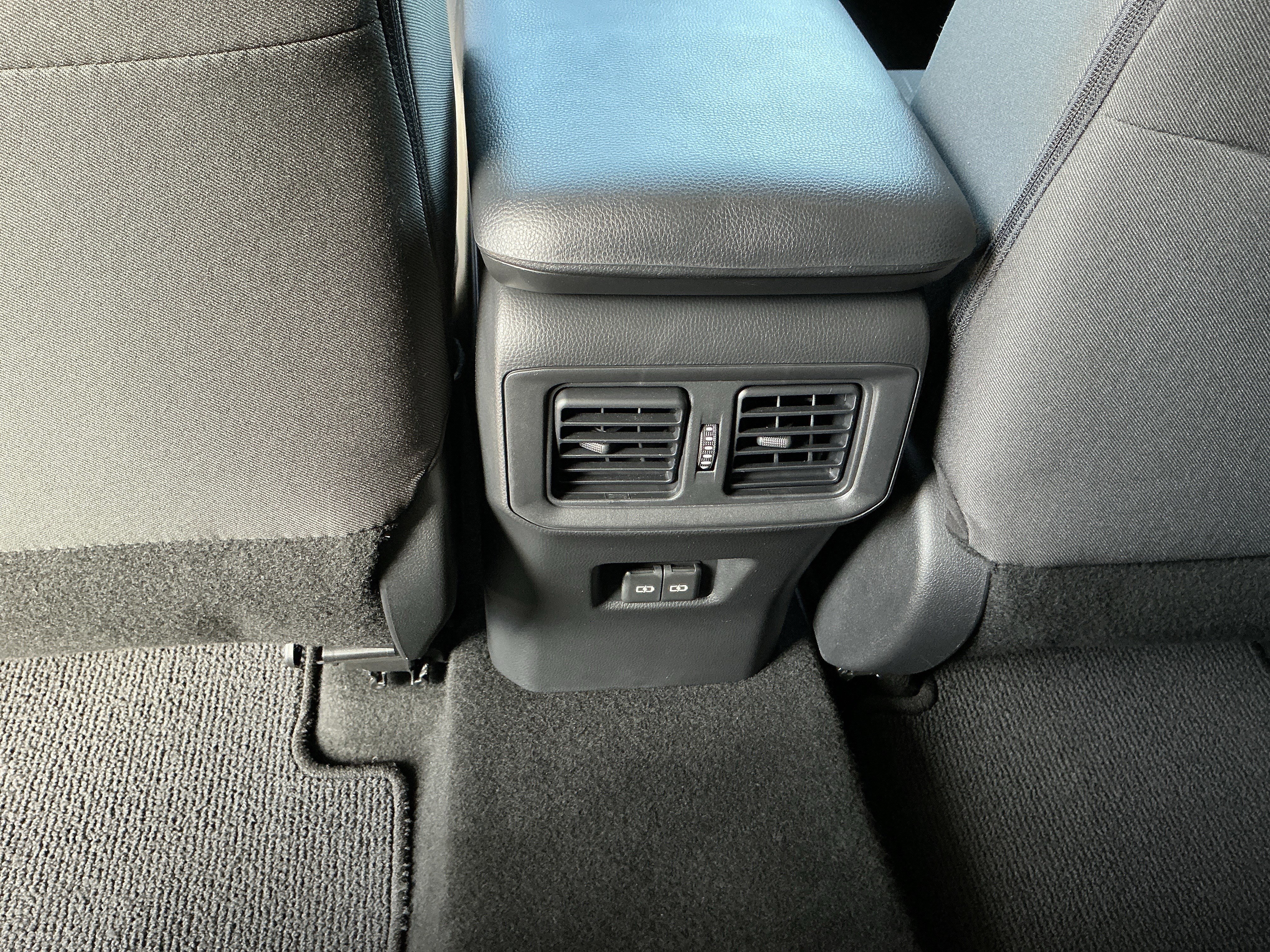 Used 2022 Toyota RAV4 XLE w/ Convenience Package image 34