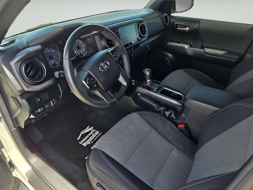Used 2021 Toyota Tacoma TRD Sport w/ Technology Package AWD/4WD image 13
