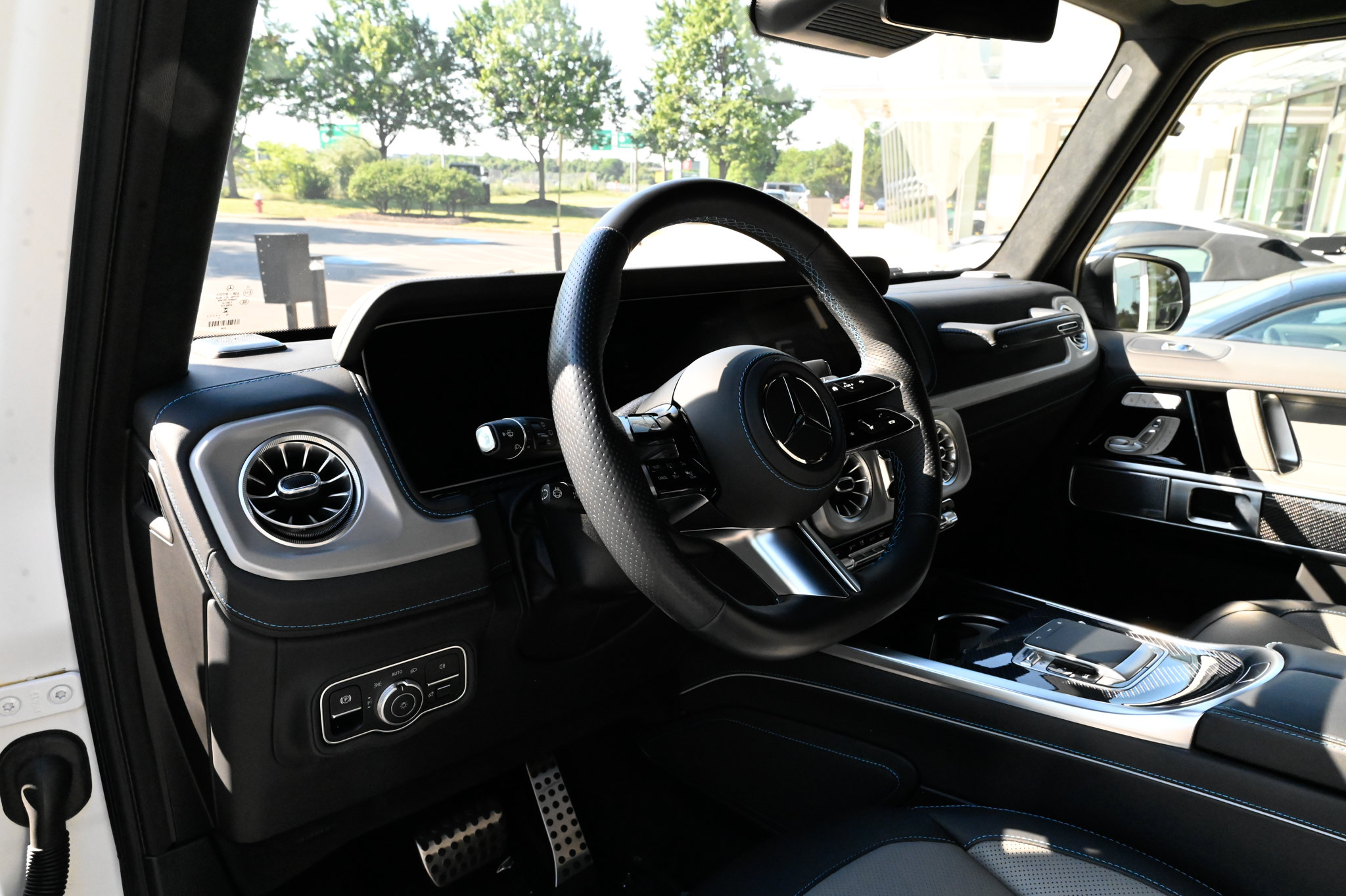 Used 2025 Mercedes-Benz G 580 w/ EQ Technology image 16