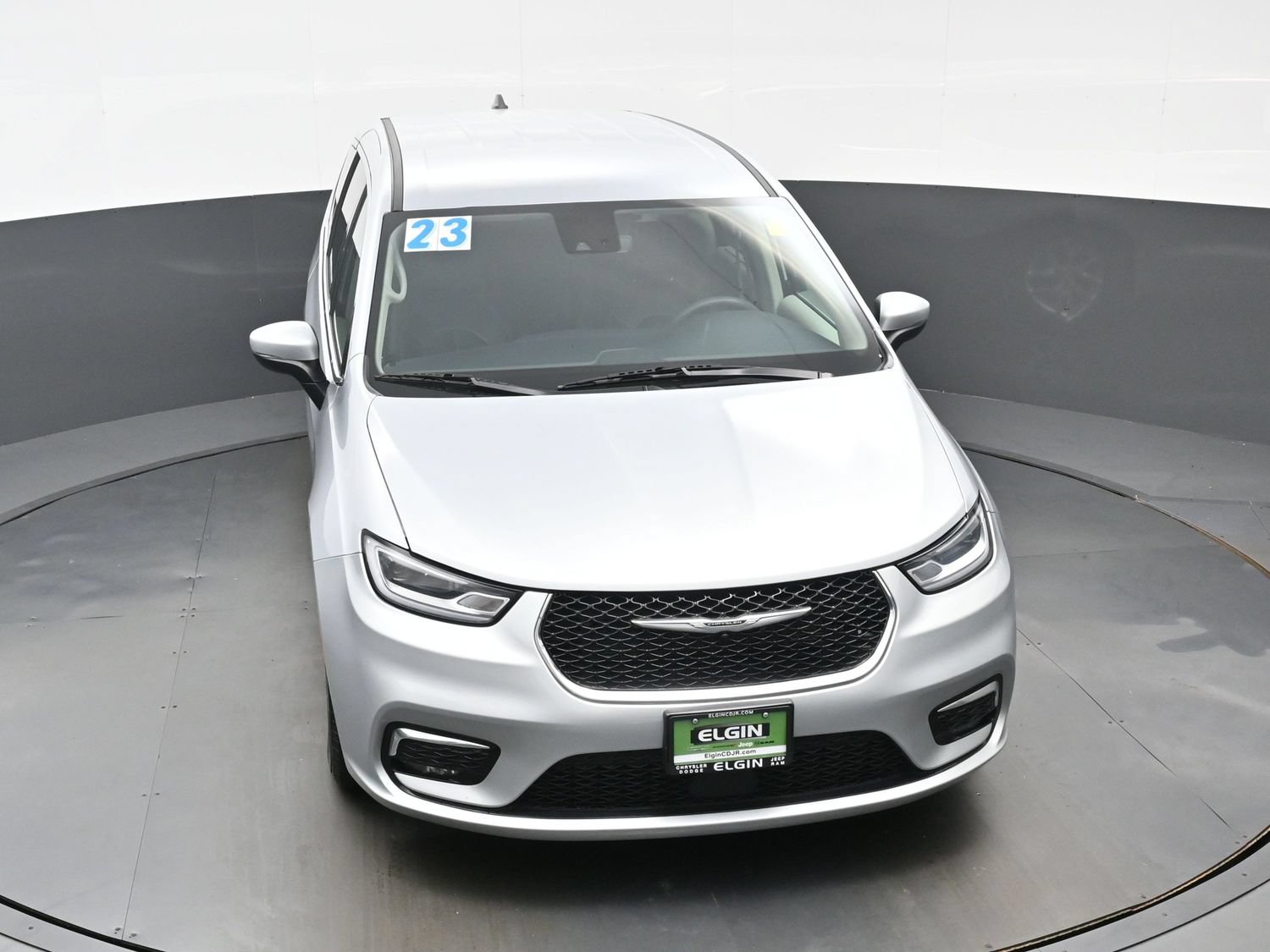 Used 2023 Chrysler Pacifica Touring-L FWD image 44