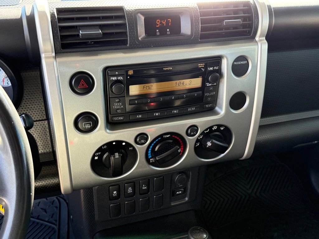 Used 2010 Toyota FJ Cruiser 4WD image 21