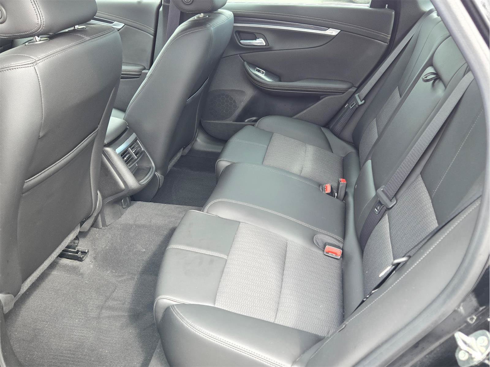 Used 2017 Chevrolet Impala LT w/ Convenience Package FWD image 14