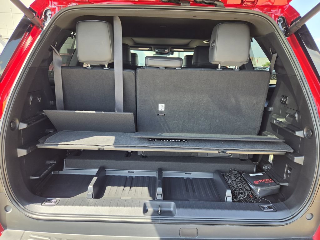Used 2026 Toyota Sequoia Platinum AWD/4WD image 31