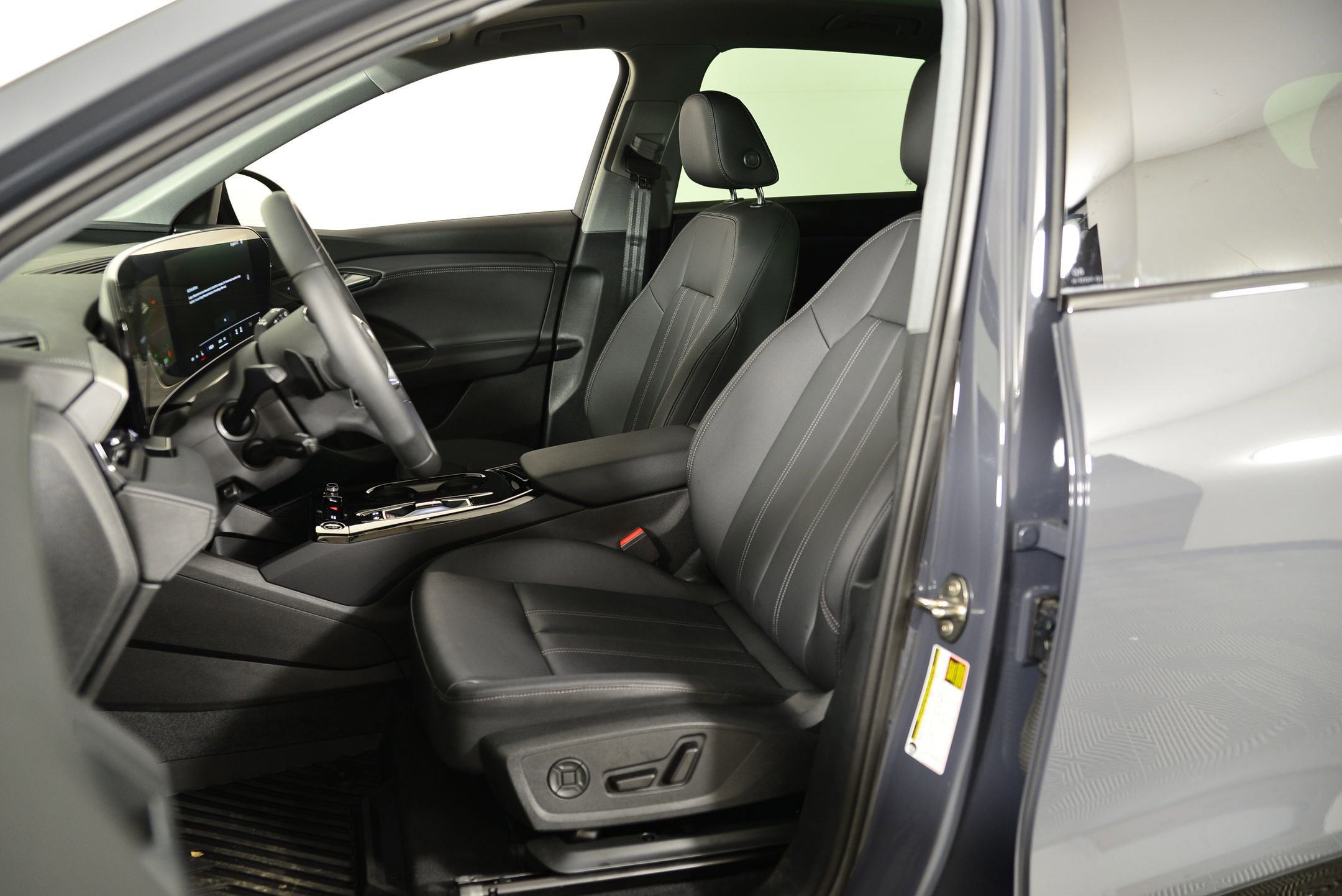 Used 2025 Audi Q6 e-tron Premium w/ Convenience Package image 5