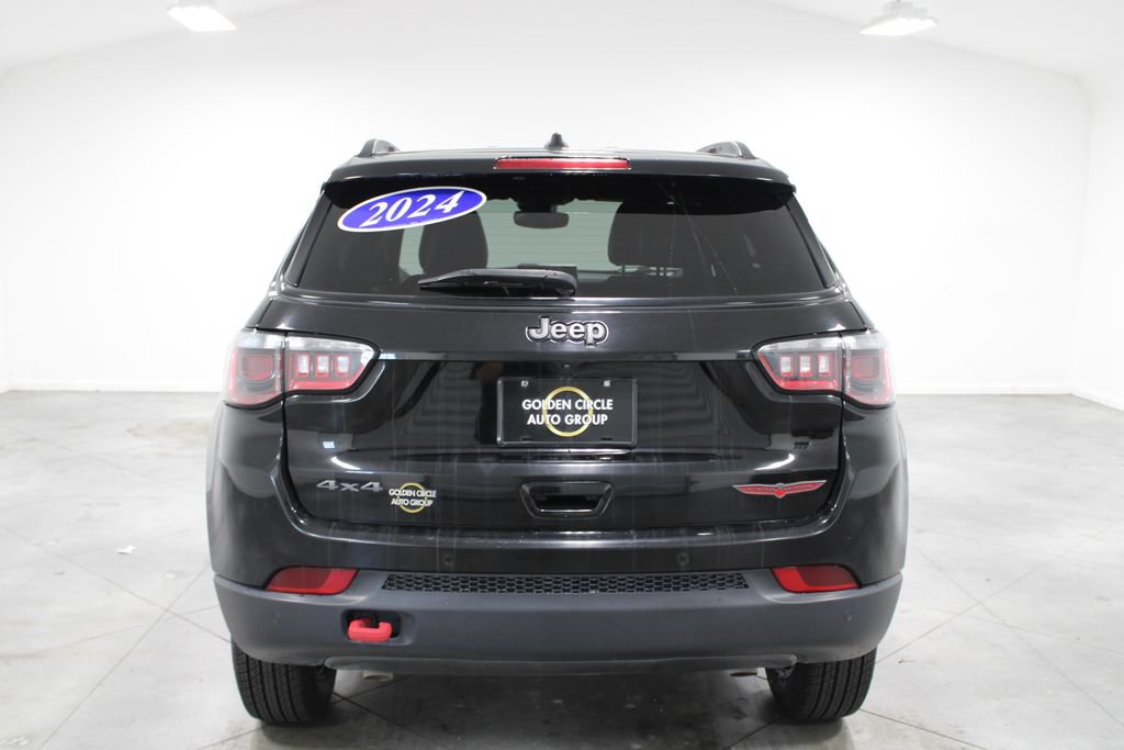 Used 2024 Jeep Compass Trailhawk AWD/4WD image 8