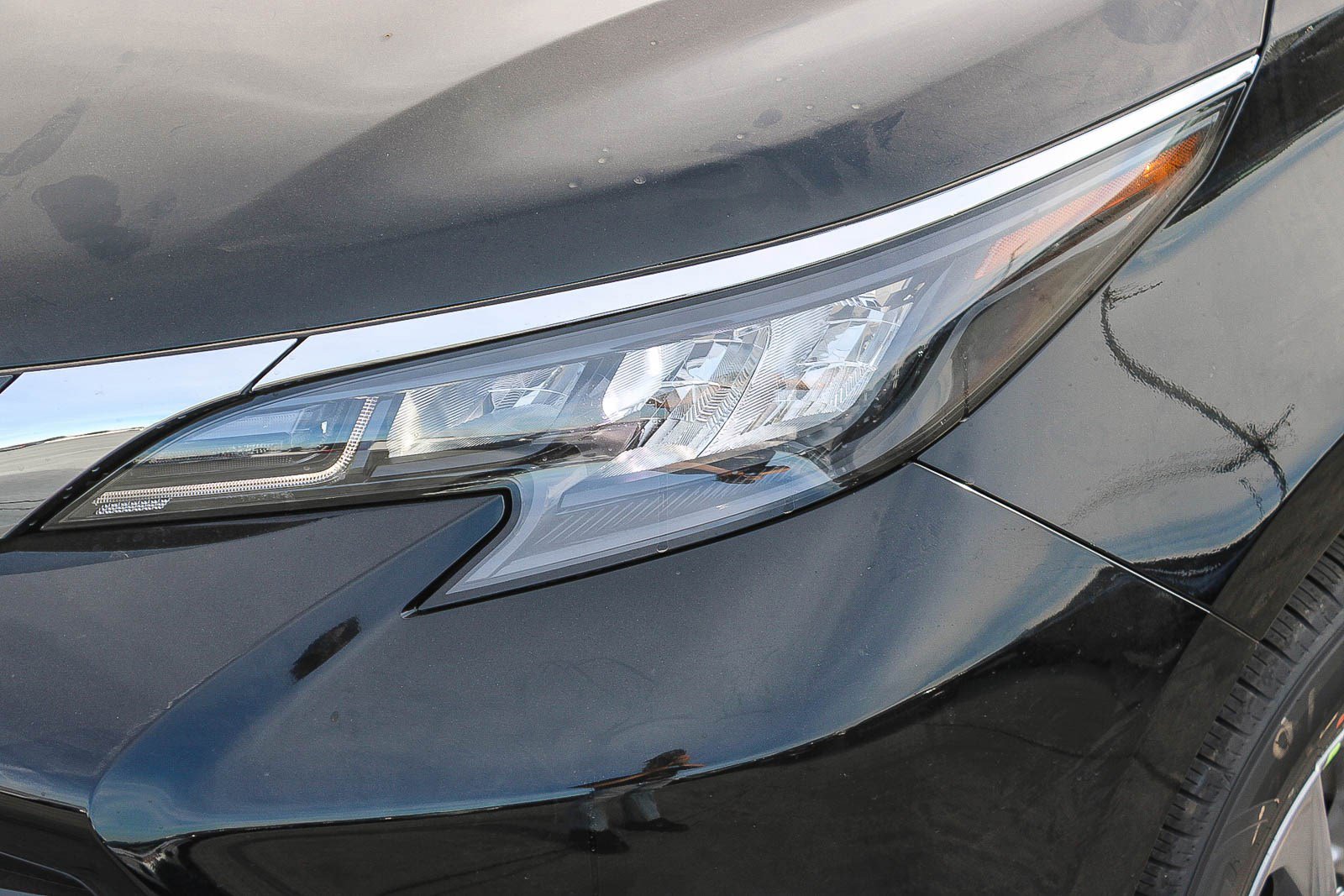 New 2026 Toyota Sienna XLE FWD image 5