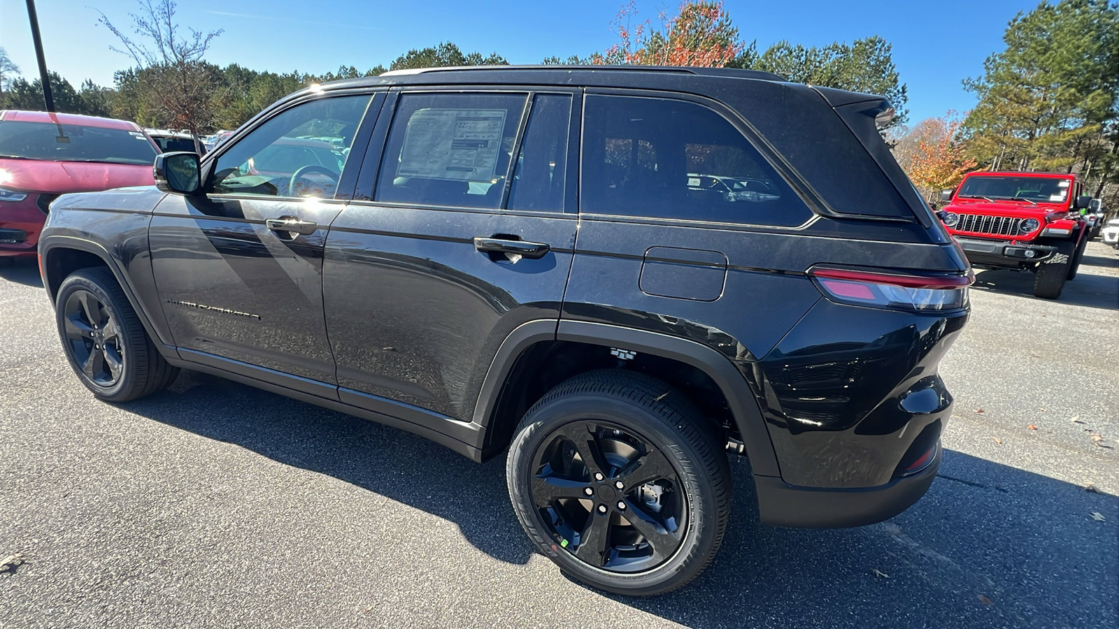 New 2025 Jeep Grand Cherokee Altitude image 10