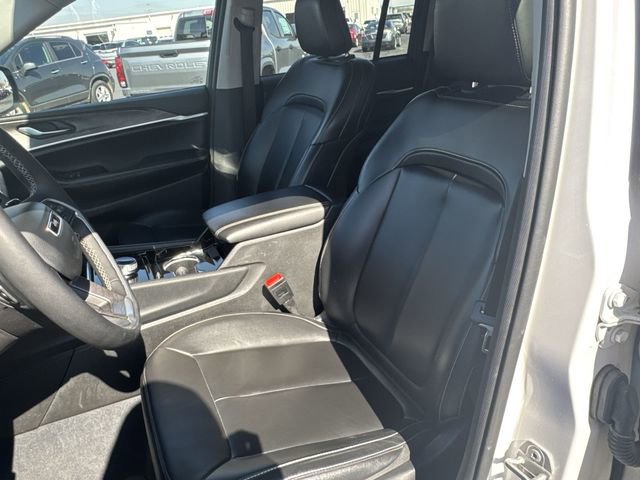 Used 2023 Jeep Grand Cherokee Limited image 20