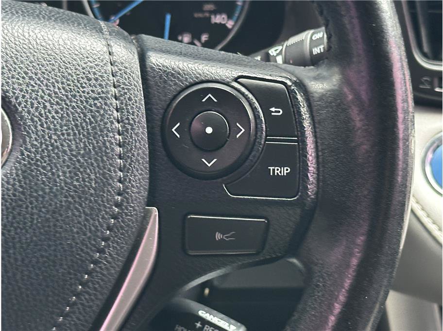 Used 2018 Toyota RAV4 Limited w/ Advanced Technology Package AWD/4WD image 22