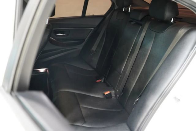 Used 2016 BMW 320i Sedan RWD image 24