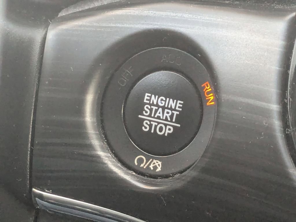 Used 2019 Jeep Grand Cherokee Limited image 23