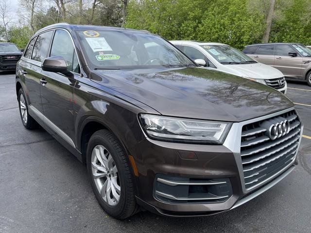 Used 2017 Audi Q7 3.0T Premium Plus w/ Premium Plus Package AWD/4WD image 2