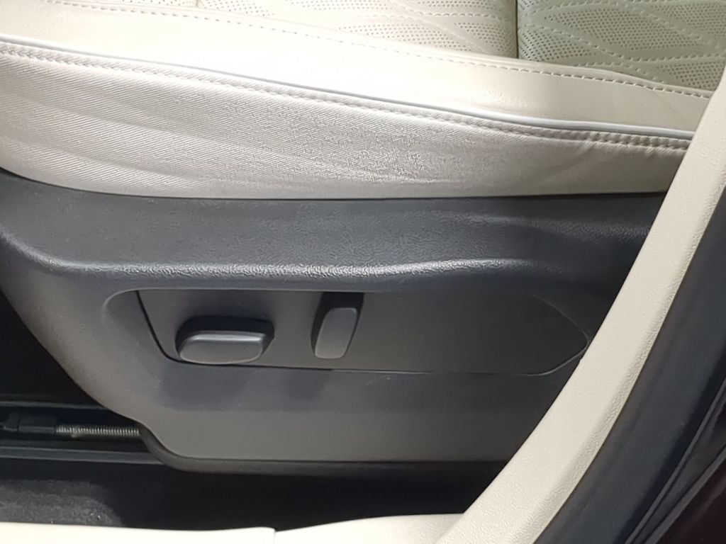 Used 2023 Buick Envision Avenir image 17