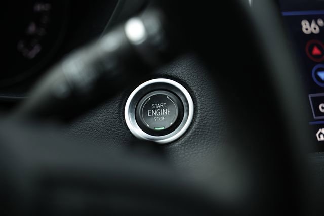 Used 2021 Cadillac XT4 Premium Luxury image 33