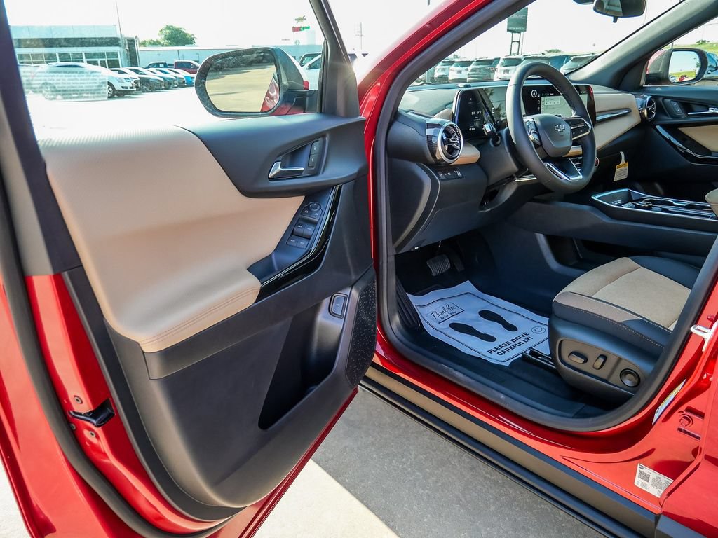 New 2027 Chevrolet Equinox ACTIV FWD image 30