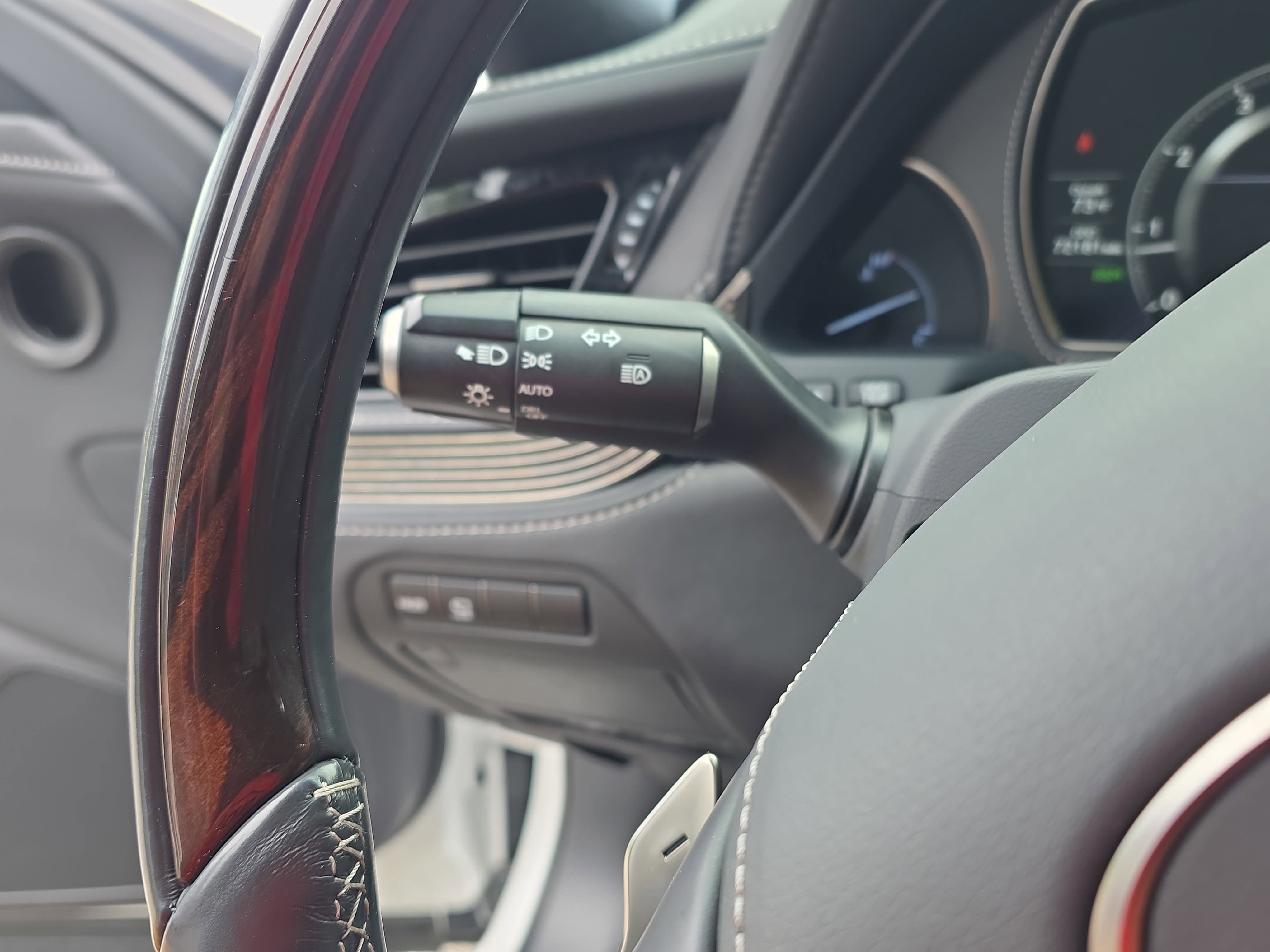 Used 2018 Lexus LS 500 w/ Executive Package RWD image 26