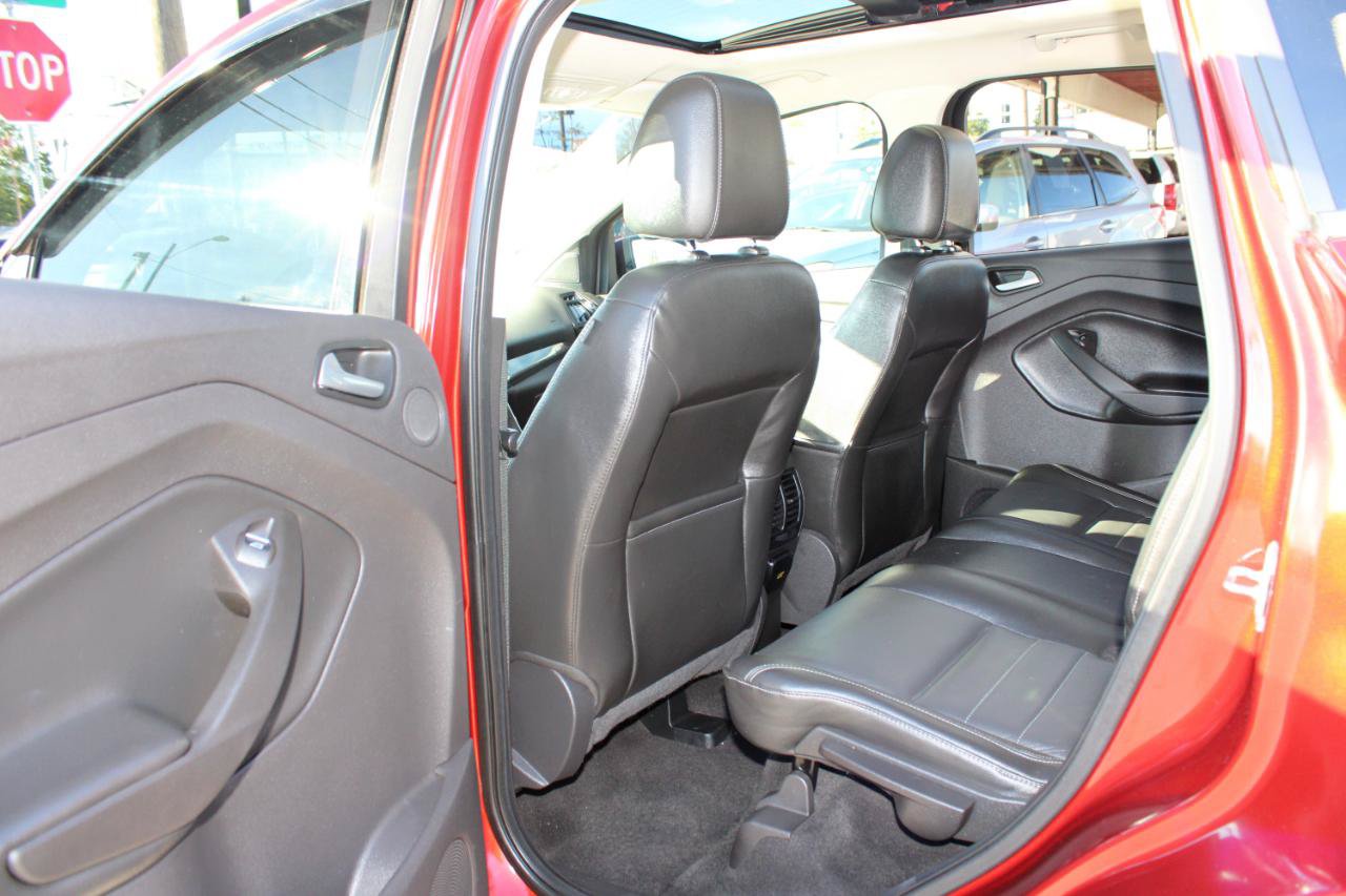 Used 2015 Ford Escape Titanium w/ Equipment Group 301A AWD/4WD image 15