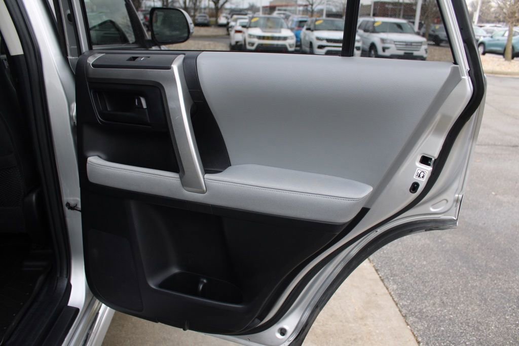 Used 2013 Toyota 4Runner SR5 image 23