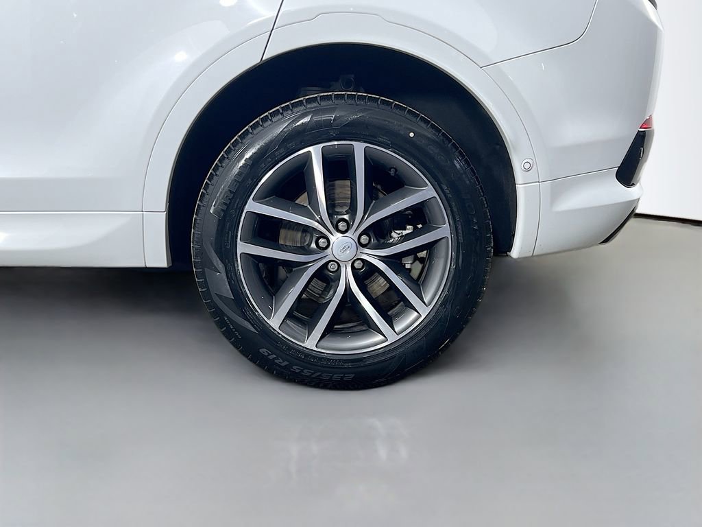 Certified 2025 Land Rover Discovery Sport S image 33