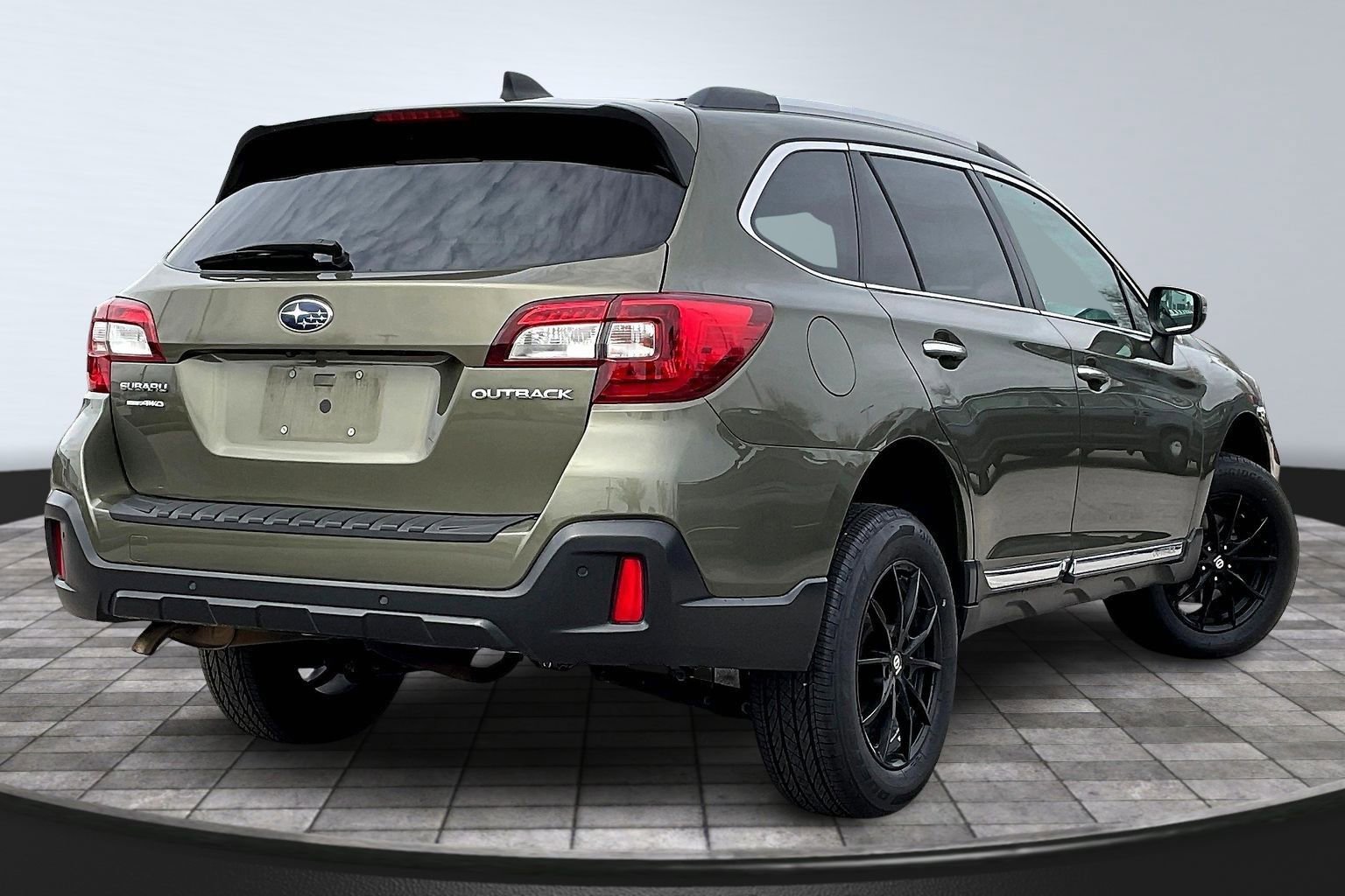 Used 2019 Subaru Outback 2.5i Touring w/ Popular Package #3A image 2