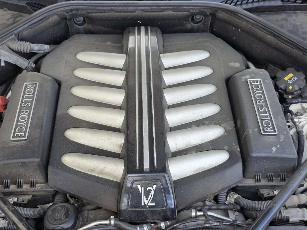 Used 2016 Rolls-Royce Ghost RWD image 36