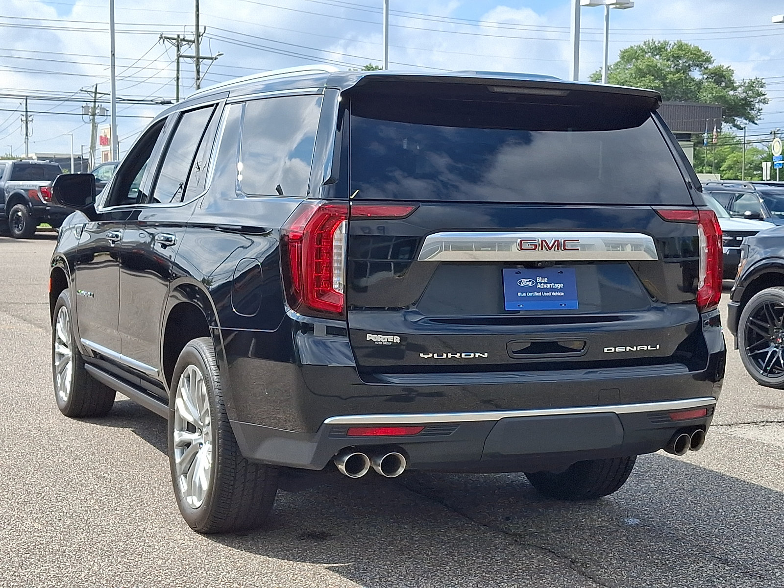 Used 2024 GMC Yukon Denali w/ Denali Reserve Package AWD/4WD image 8