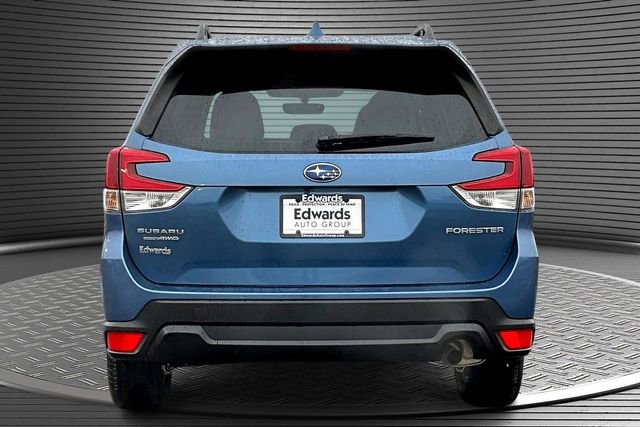 Used 2023 Subaru Forester Premium image 5