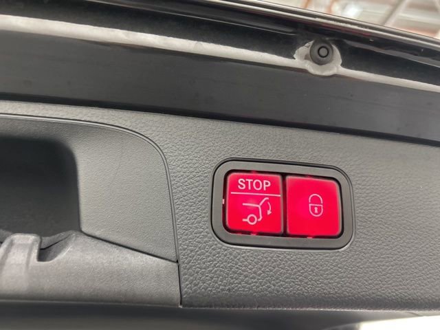 Used 2021 Mercedes-Benz GLC 300 4MATIC w/ Multimedia Package image 34