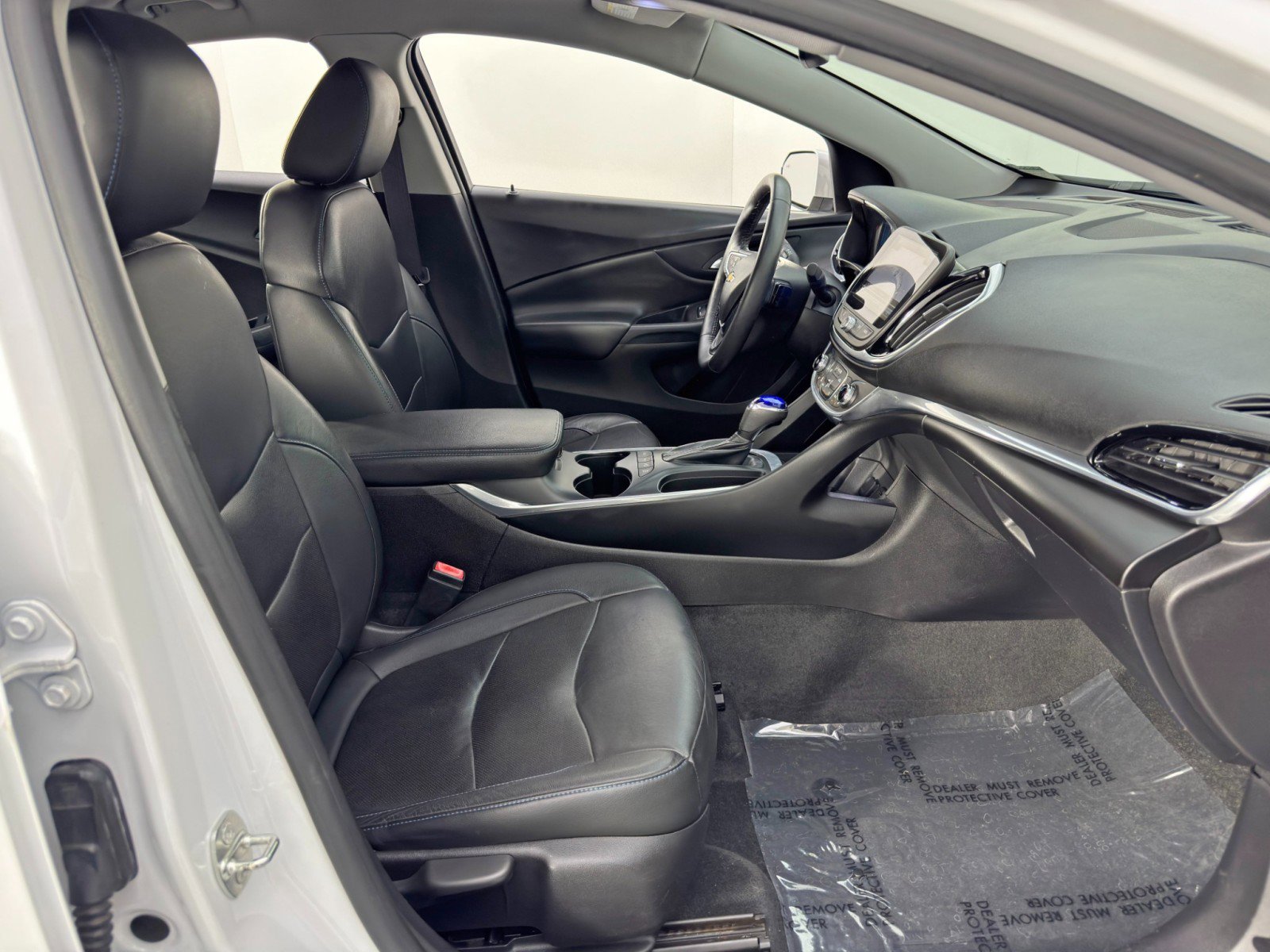 Used 2017 Chevrolet Volt Premier w/ Driver Confidence II Package image 14