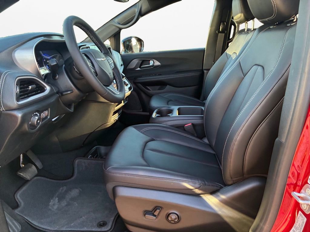 New 2026 Chrysler Pacifica Select FWD image 19