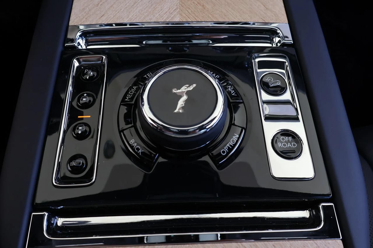 New 2026 Rolls-Royce Cullinan AWD/4WD image 35