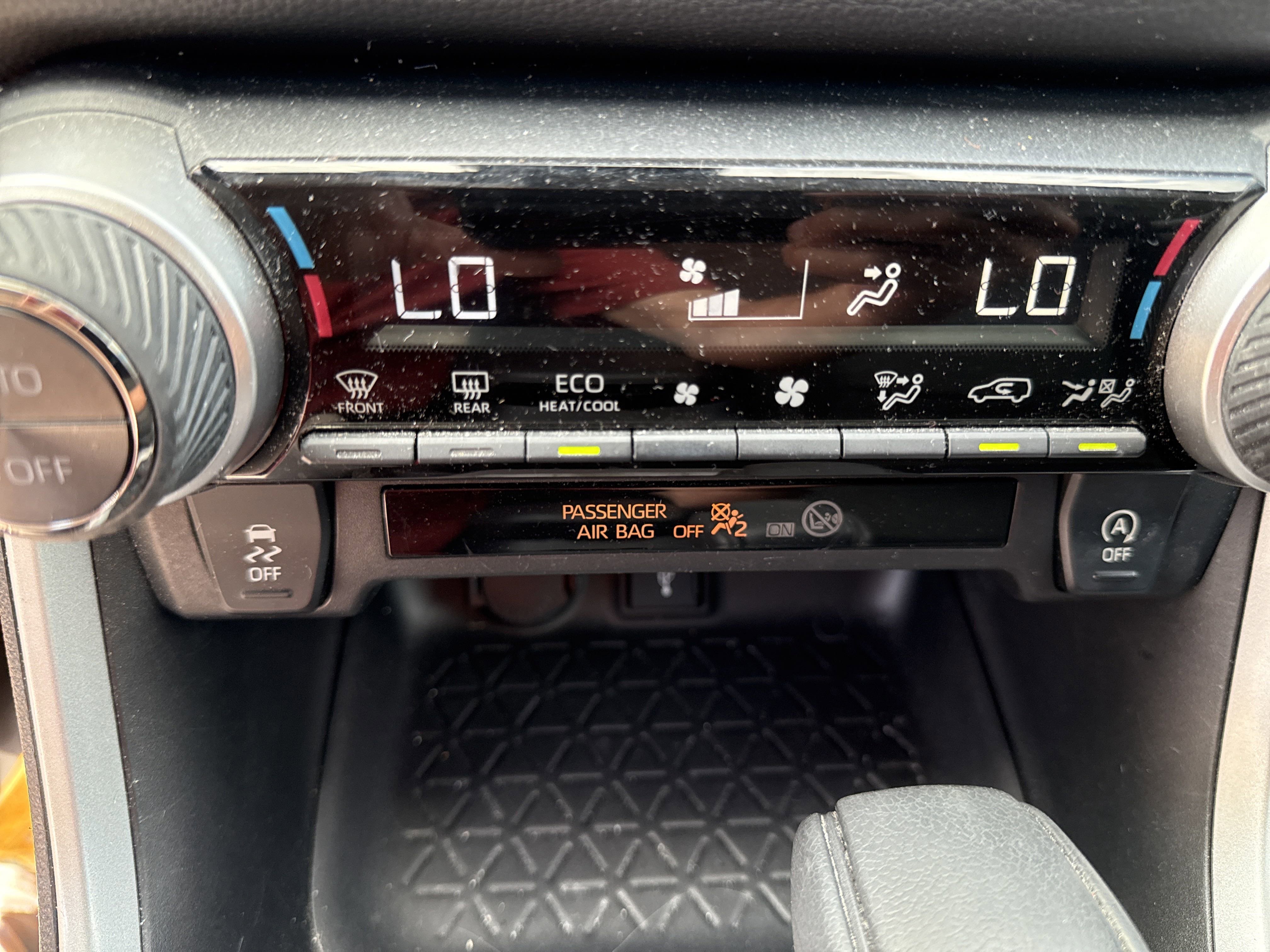 Used 2022 Toyota RAV4 XLE image 21