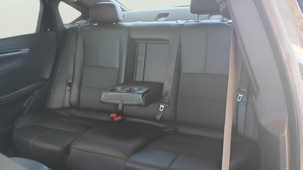 Used 2018 Chevrolet Impala LT FWD image 14