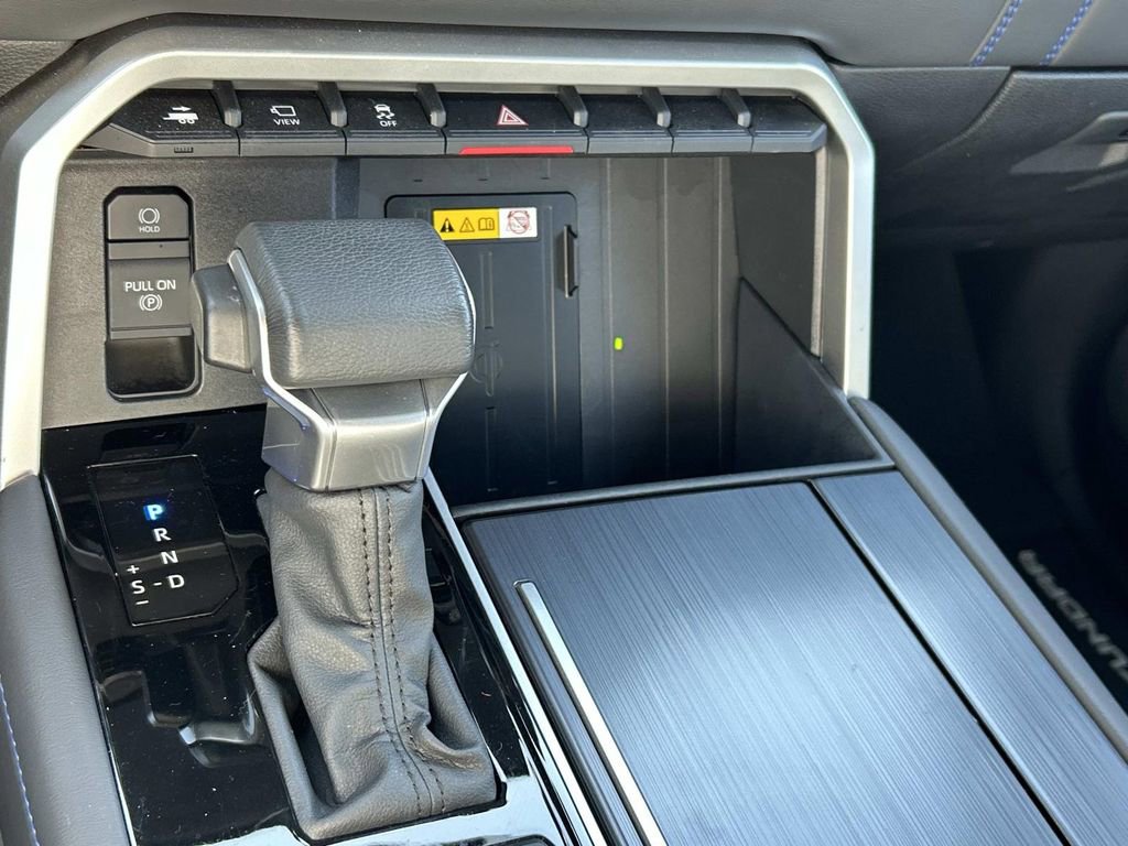 Used 2024 Toyota Tundra Platinum AWD/4WD image 35