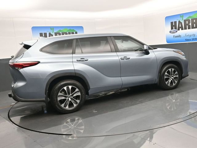 Used 2023 Toyota Highlander XLE image 6