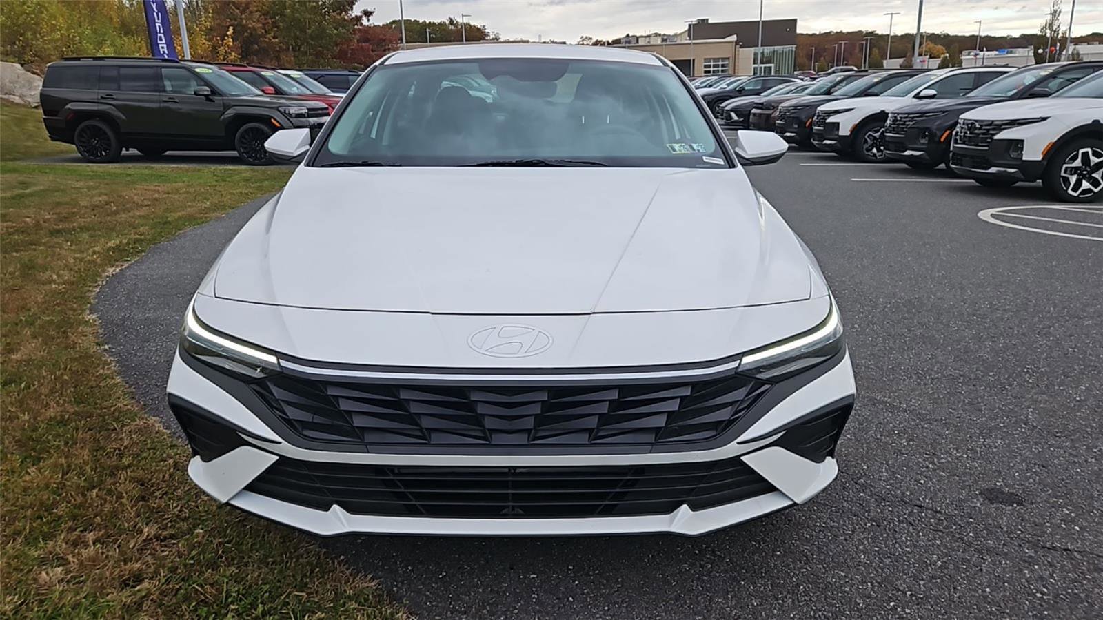 New 2025 Hyundai Elantra SE image 2