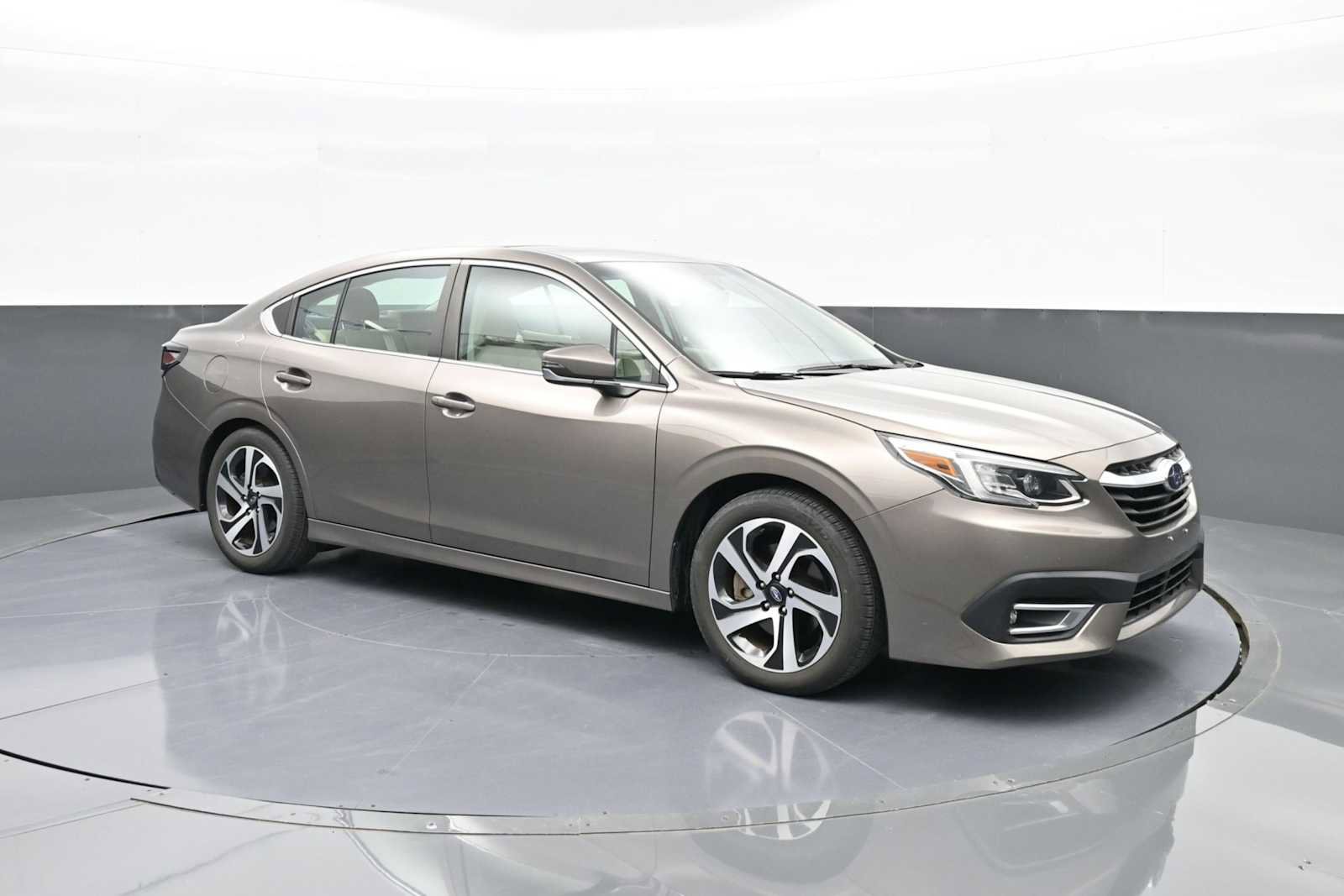 Used 2022 Subaru Legacy Limited image 2