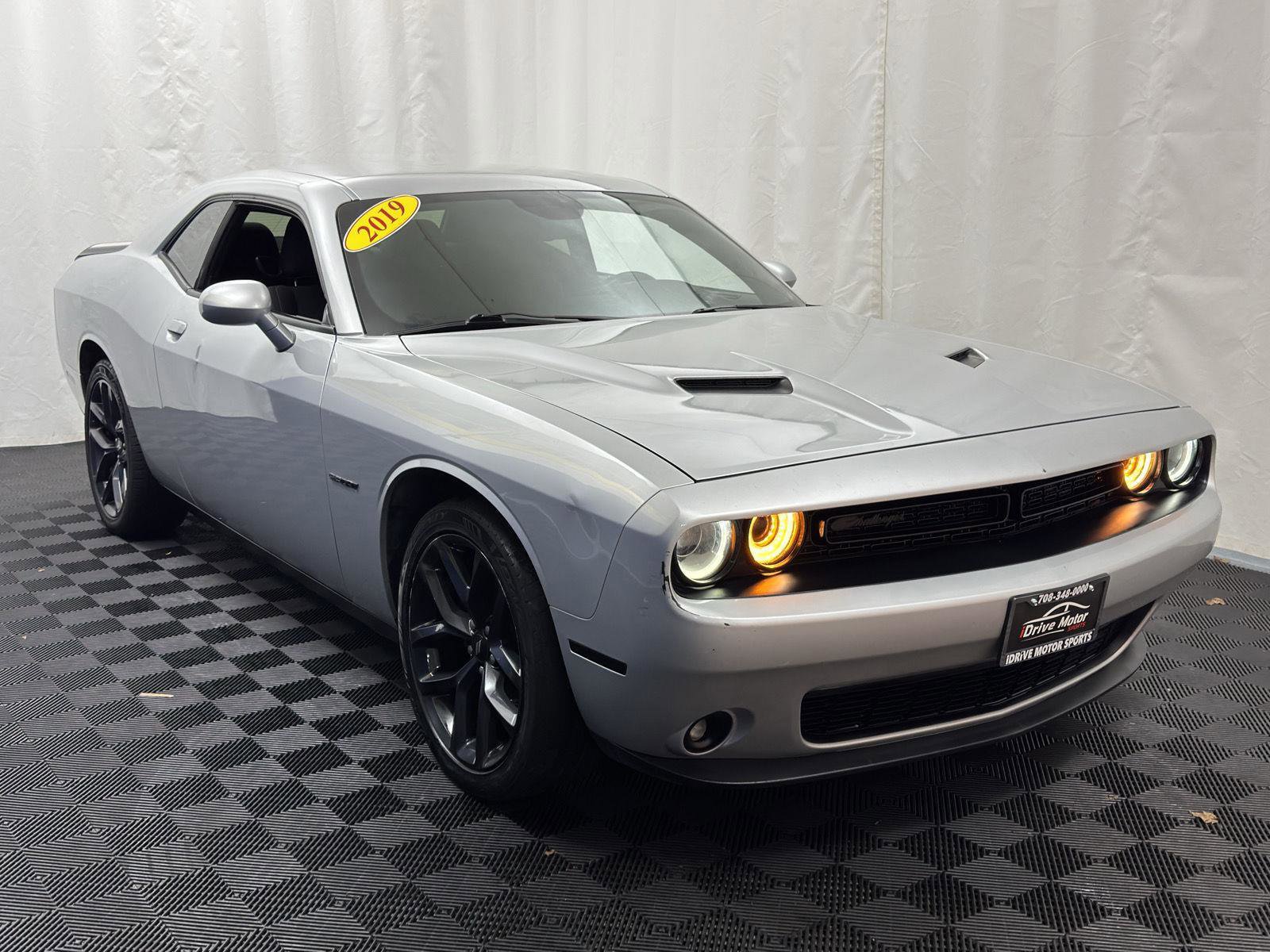 Used 2019 Dodge Challenger SXT w/ Blacktop Package RWD image 13