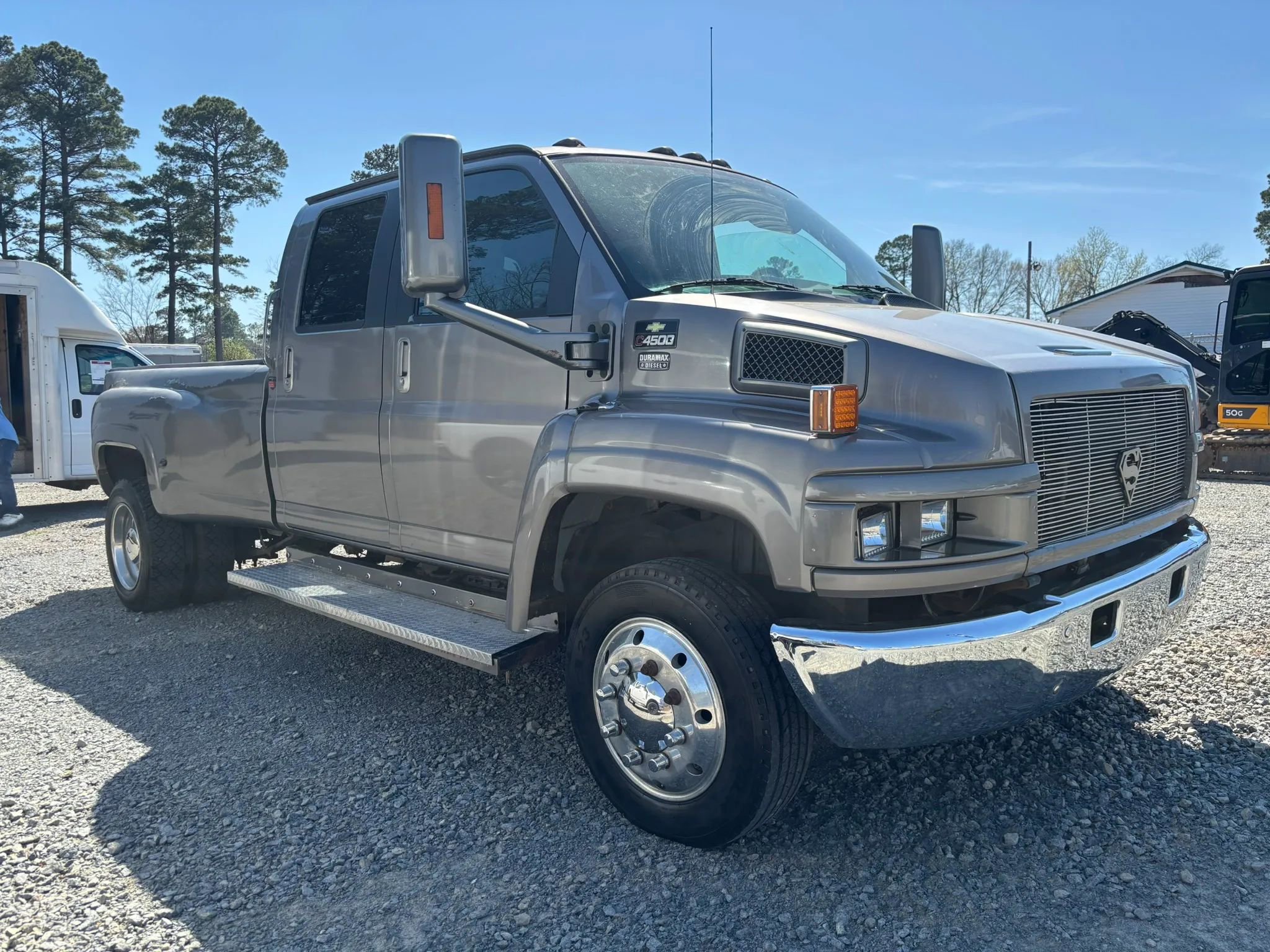 Used 2007 Chevrolet Kodiak C4500 2WD Crew Cab image 2