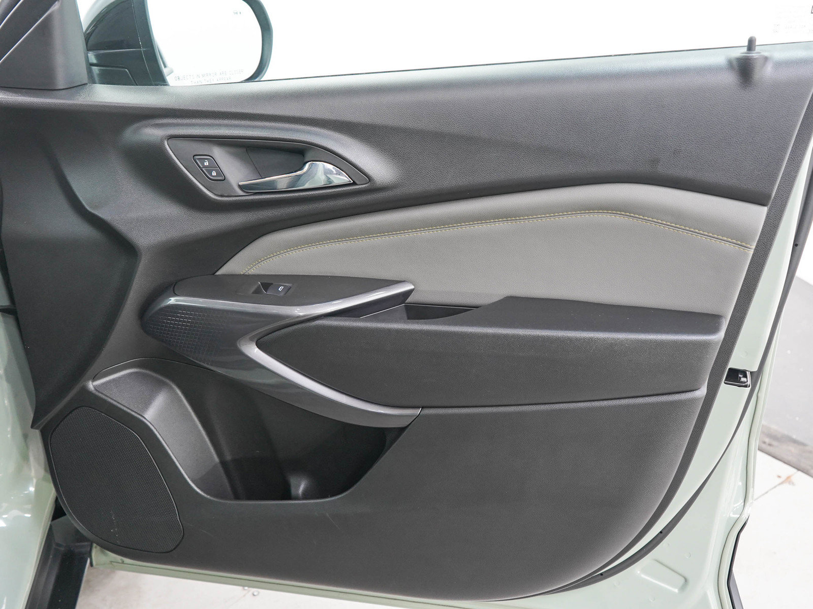 Used 2024 Chevrolet Trax ACTIV w/ Sunroof Package FWD image 11