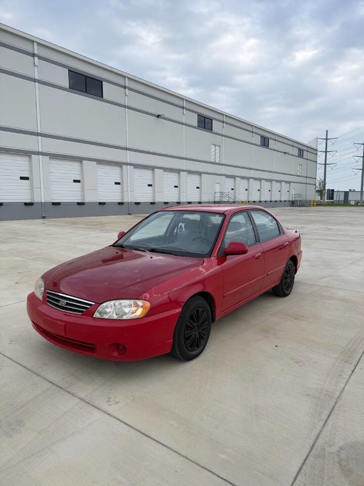 Used 2003 Kia Spectra Sedan FWD image 2