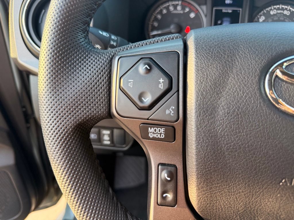 Used 2022 Toyota Tacoma TRD Off-Road w/ Black Out Package (TMS) AWD/4WD image 20
