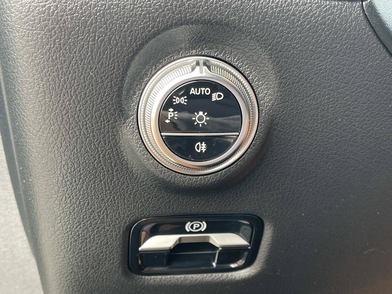 Certified 2025 Mercedes-Benz C 300 4MATIC Sedan image 39