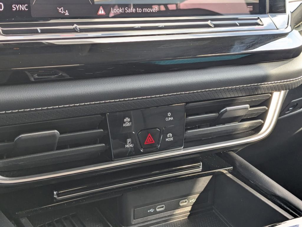 Used 2025 Volkswagen Atlas SE image 21